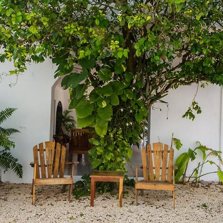 Hotel Boutique Casa Xaan Valladolid  Bagian luar foto