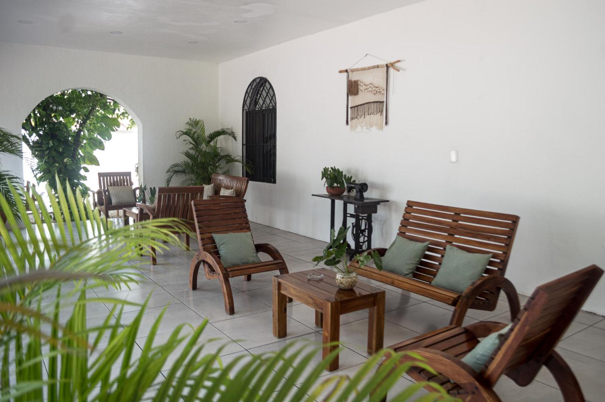 Hotel Boutique Casa Xaan Valladolid  Bagian luar foto