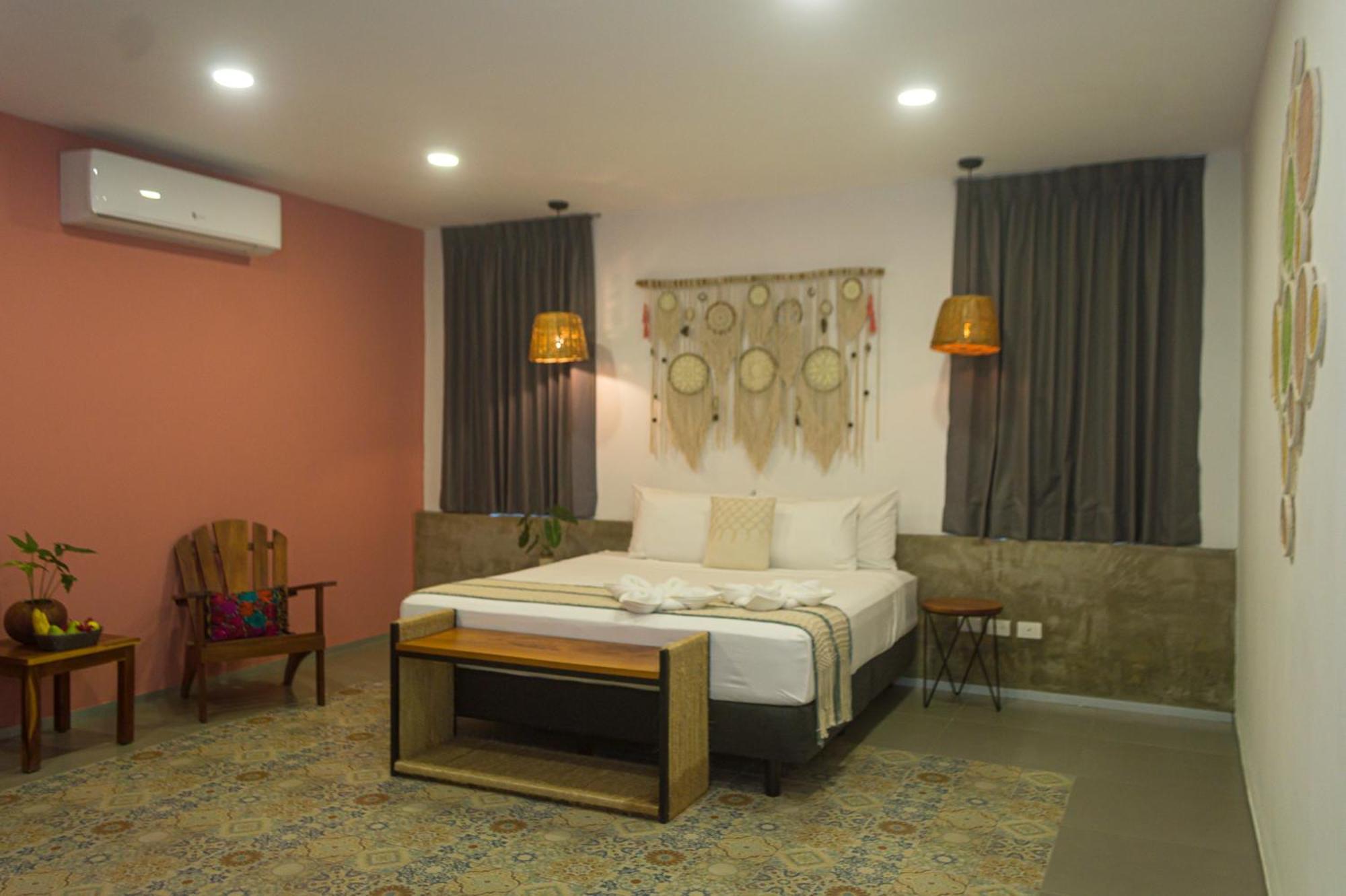 Hotel Boutique Casa Xaan Valladolid  Bagian luar foto