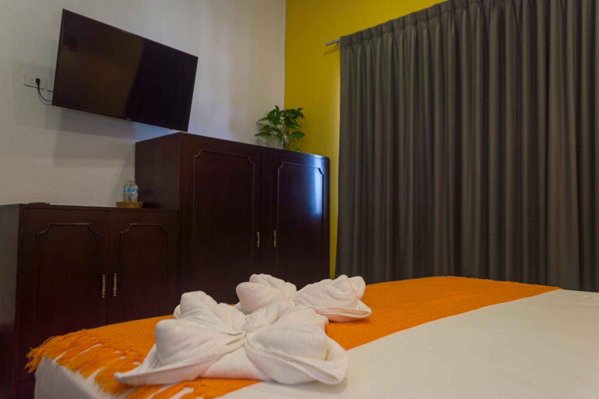 Hotel Boutique Casa Xaan Valladolid  Bagian luar foto