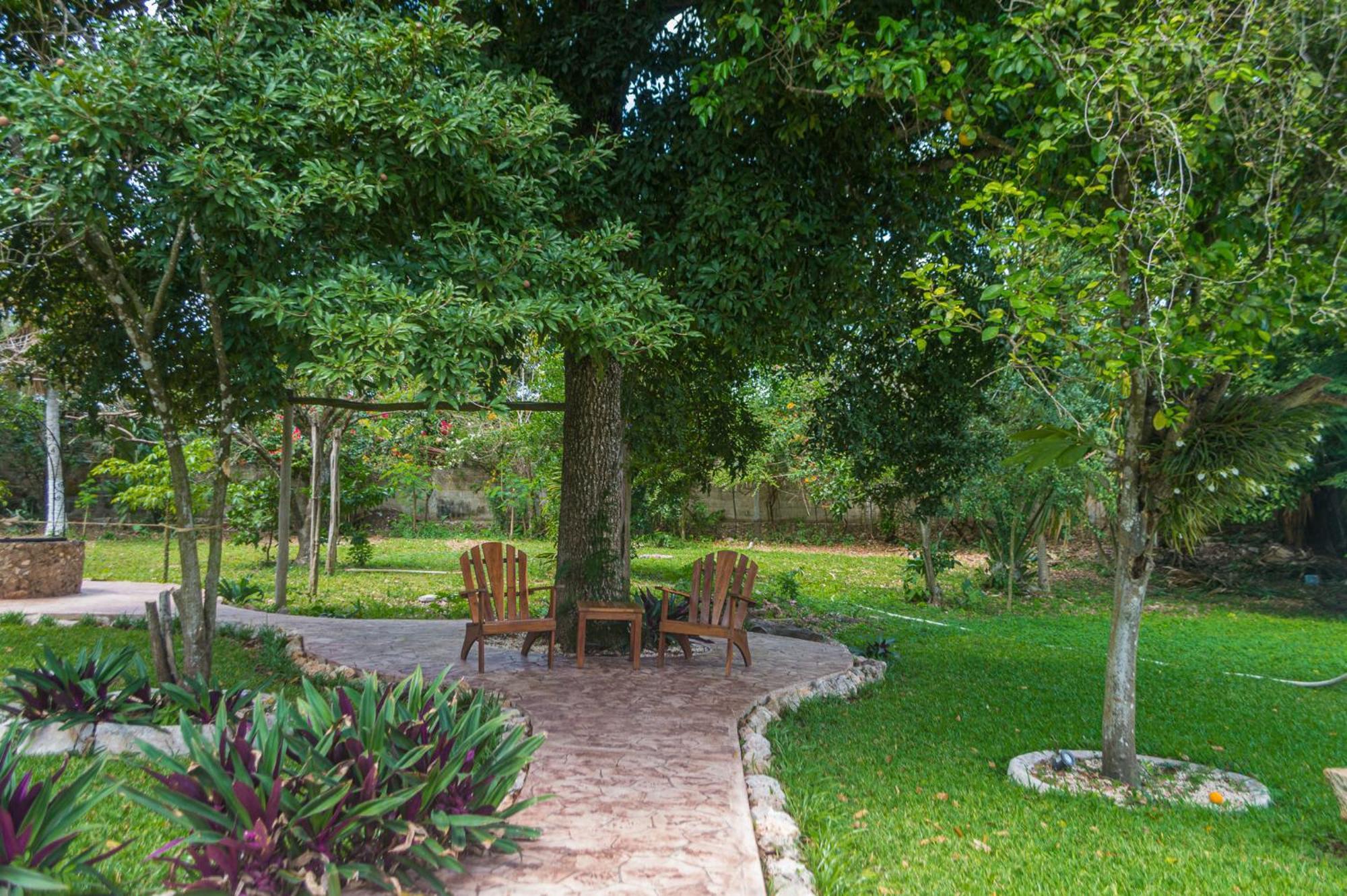 Hotel Boutique Casa Xaan Valladolid  Bagian luar foto
