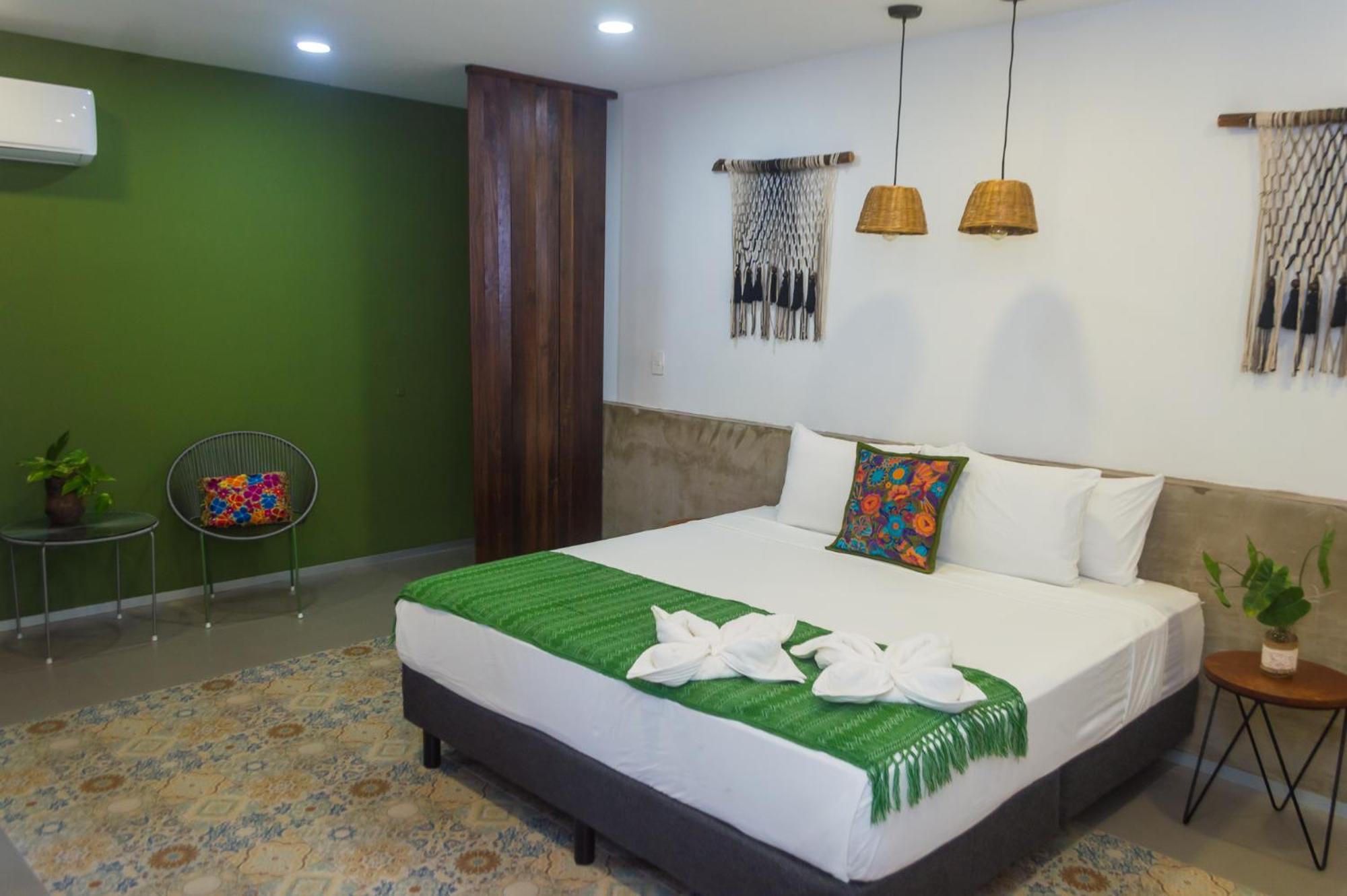 Hotel Boutique Casa Xaan Valladolid  Bagian luar foto