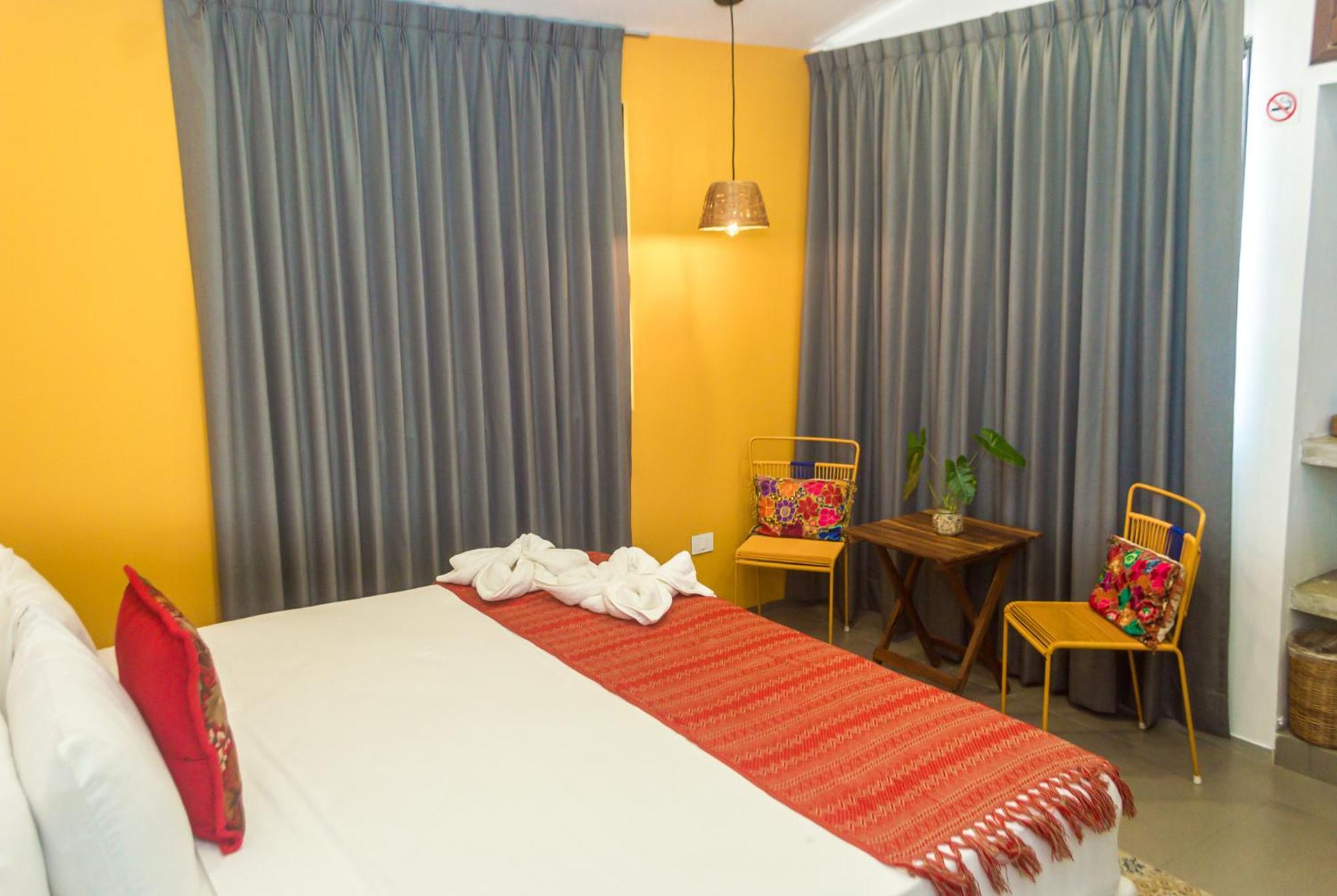 Hotel Boutique Casa Xaan Valladolid  Bagian luar foto