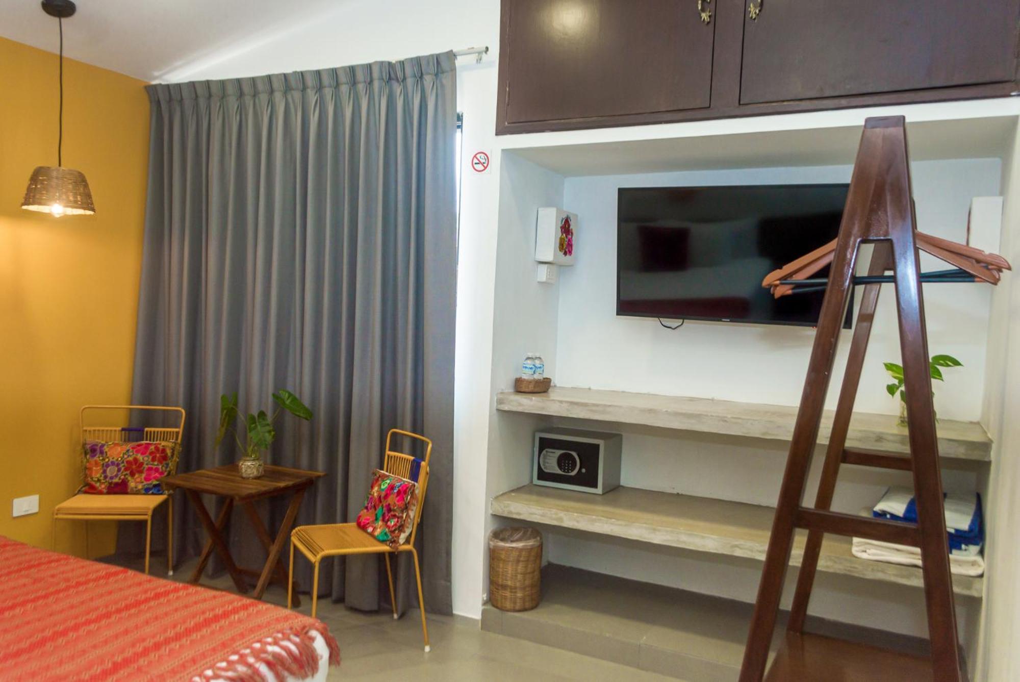 Hotel Boutique Casa Xaan Valladolid  Bagian luar foto
