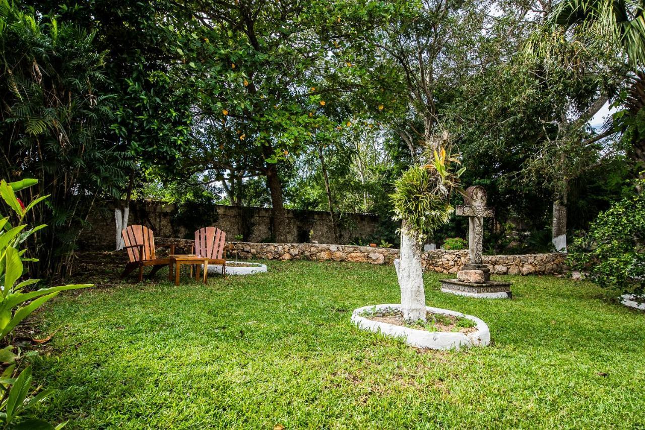 Hotel Boutique Casa Xaan Valladolid  Bagian luar foto