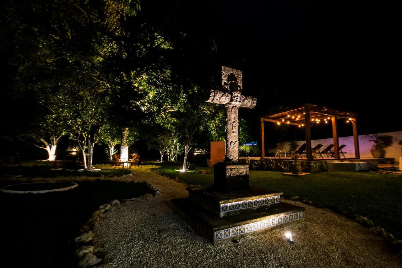 Hotel Boutique Casa Xaan Valladolid  Bagian luar foto
