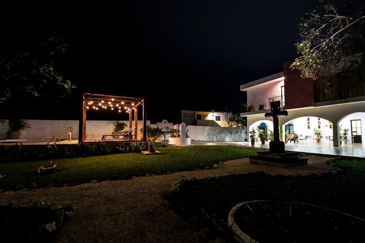 Hotel Boutique Casa Xaan Valladolid  Bagian luar foto